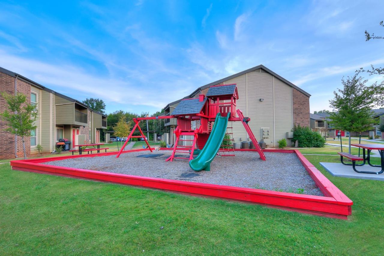 Ou Boomer, Pool, Gym, Hi Speed Wifi, One Mile To Ou & Stadium! Norman Buitenkant foto